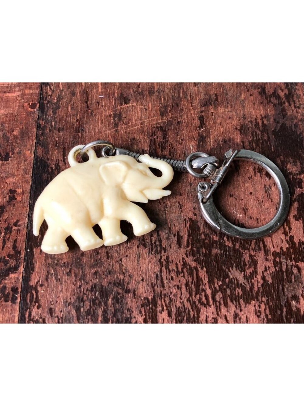 vintage Plastic Elephant Keyring Key chain vending machine